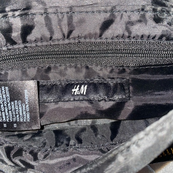 H&M CROSSBODY BAG (BLACK) - Picture 10 of 16
